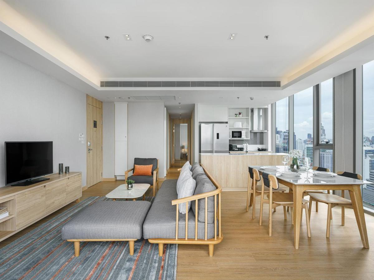 Oakwood Suites Banguecoque Exterior foto A three-bedroom suite at U Sathorn